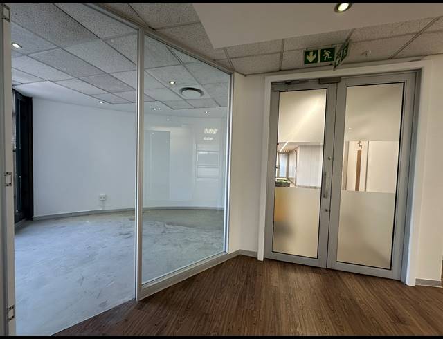 313M² OFFICE TO LET IN WOODMEAD